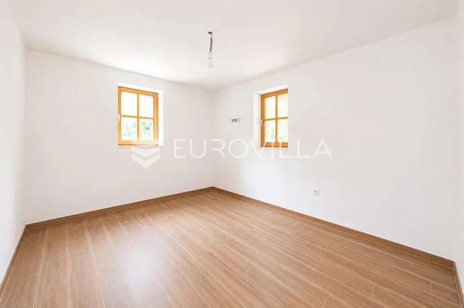 samobor, grdanjci, prostrana kuća 180 m² na zemljištu površine 2127 m² - slika 13