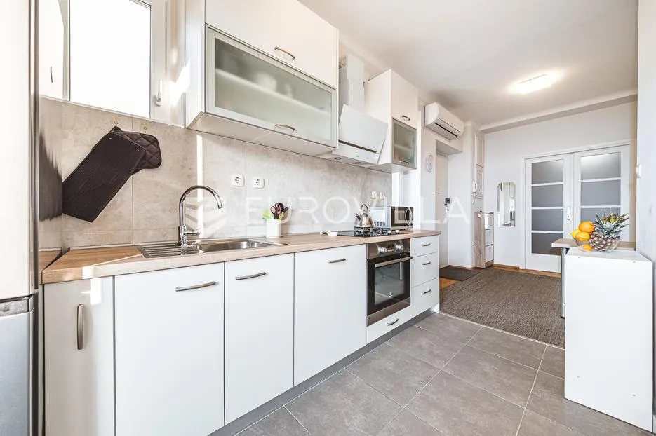 zagreb, donji grad, prekrasan trosoban stan 60 m² - slika 4