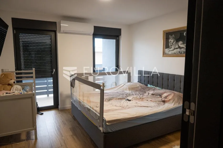 osijek, cvjetno naselje, stan 120 m2, prvi kat s lođom 44 m2 - slika 13