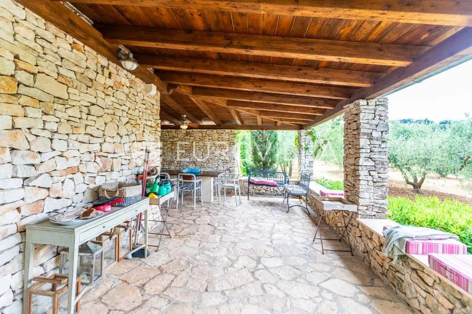 vis, prekrasno imanje na osami okruženo maslinikom i vinogradima - slika 18