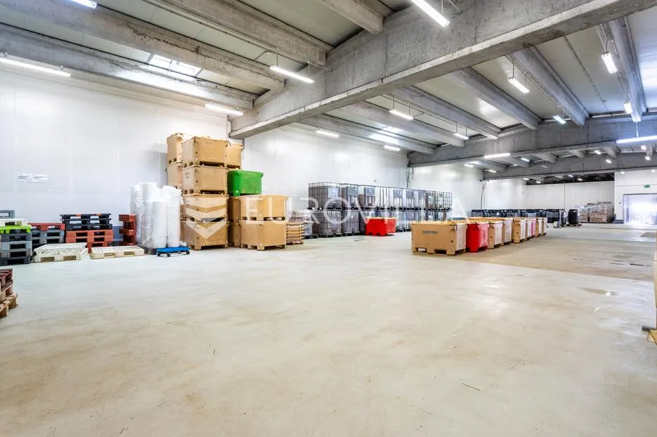 sinj, kukuzovac, poslovna zgrada u gospodarskoj zoni, površine 1.648 m² - slika 6