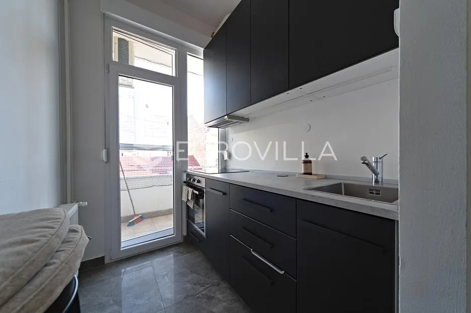 osijek, centar, iznajmljuje se dizajnerski stan površine 40 m² - slika 22