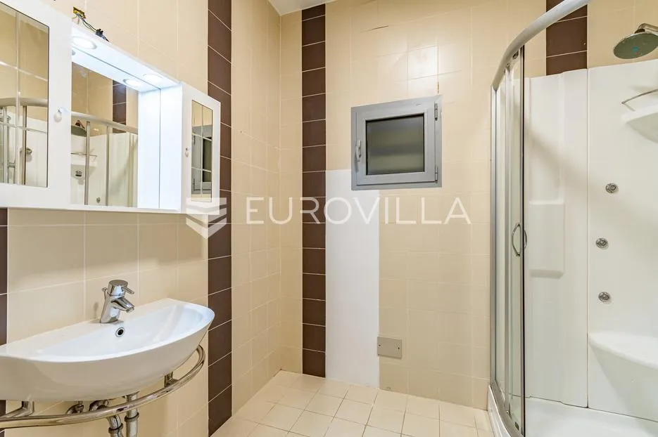 varaždin, centar trosoban stan površine 76,60 m² - slika 6
