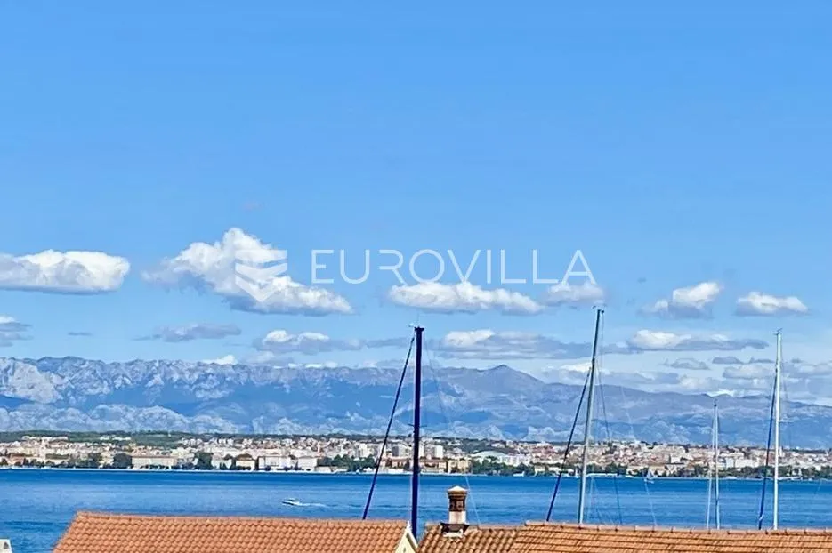 otok ugljan, preko, lijepa kuća s tri stana i pogledom na more - slika 84