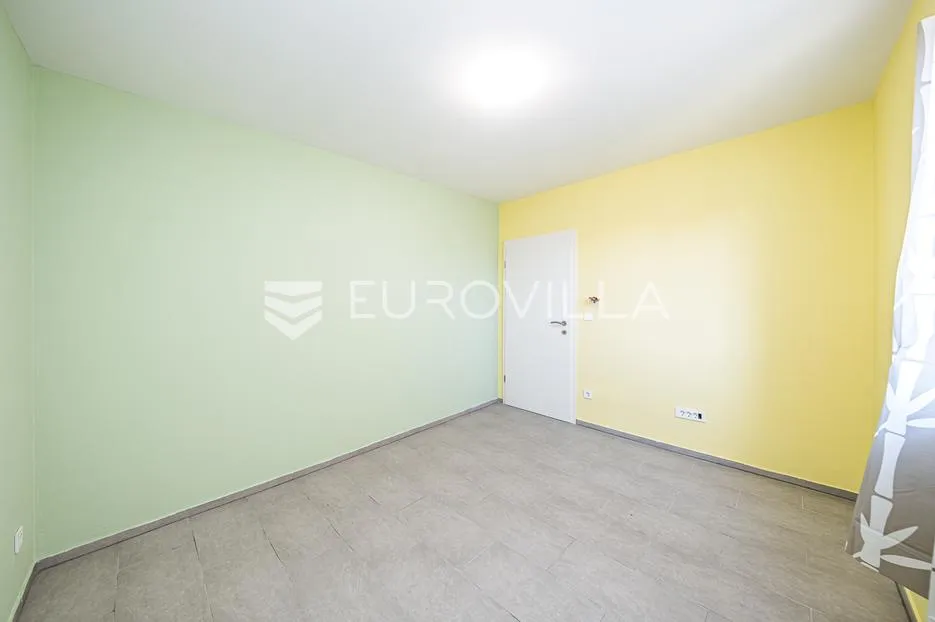 zaprešić okolica, prudnice, funkcionalna kuća 200 m² - slika 7