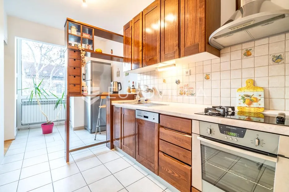 zagreb, donji grad prekrasan trosoban stan 85 m² - slika 4