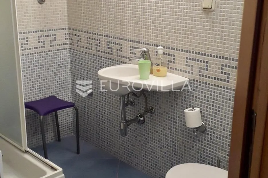 krk, najam, dvosobni apartman od 85 m² s balkonom i pogledom na more - slika 8