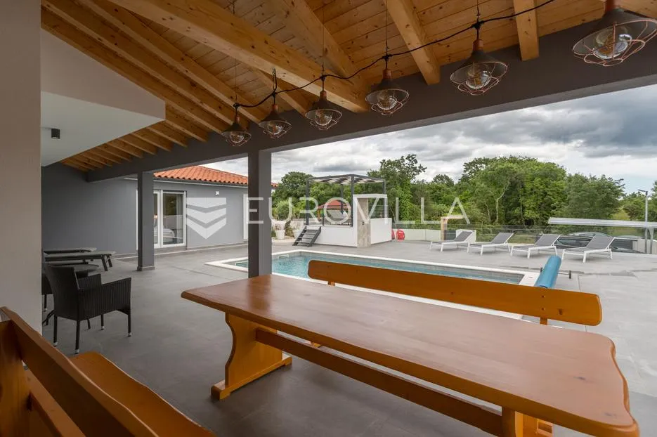 istra, svetvinčenat, moderna samostojeća kuća 155 m² s grijanim bazenom 32 m² - slika 31