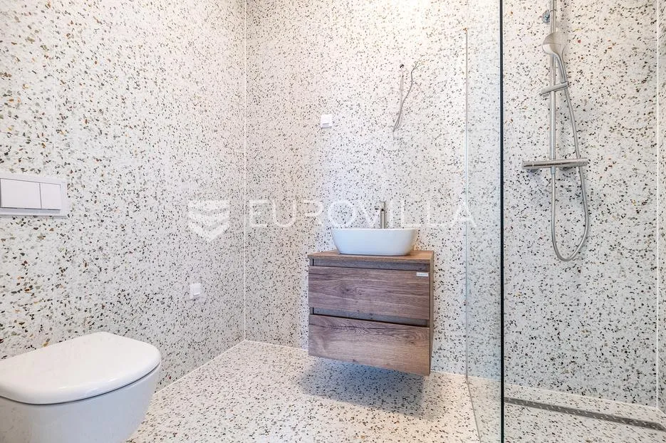velika gorica, prekrasan trosoban stan 87 m² - slika 5