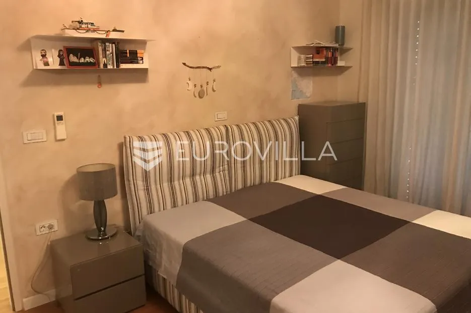 istra, rovinj, luksuzni penthouse nkp 186m2 na super lokaciji s dva garažna mjesta - slika 25