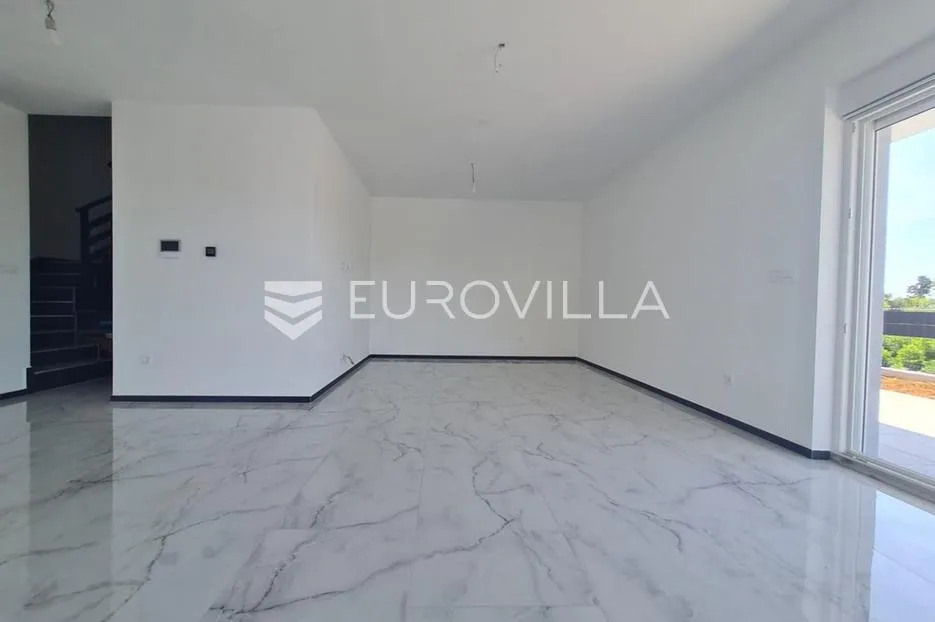 vir, luksuzna vila s bazenom i krovnom terasom, pogled na more iz svih prostorija - slika 13