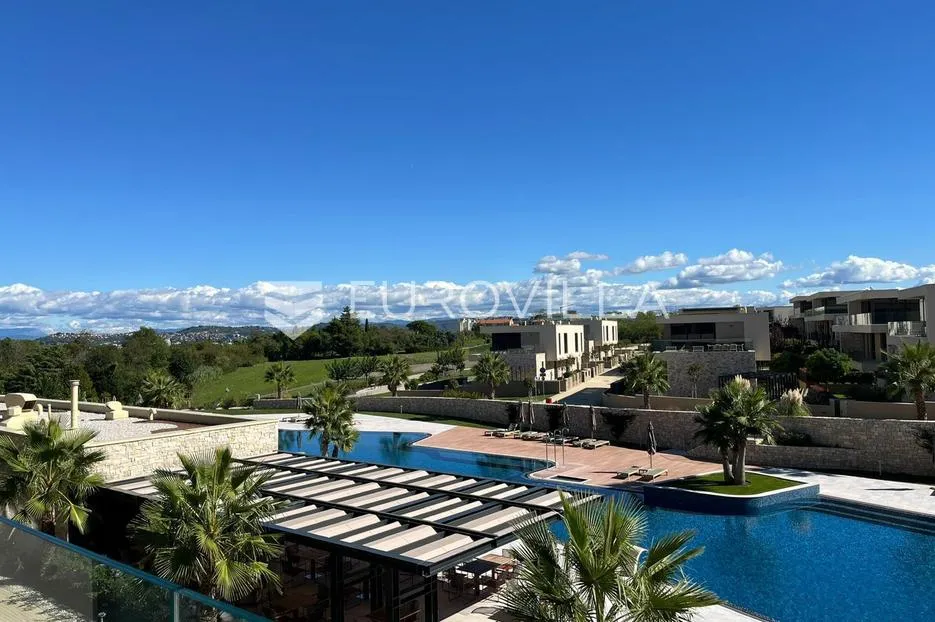 istra, savudrija, petram resort, dvosoban stan 65 m², pogled na unutrašnji bazen, drugi kat - slika 17