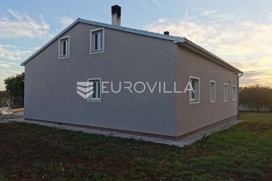 istra, pula, samostojeća kuća sa dva stana i velikom okućnicom - slika 4