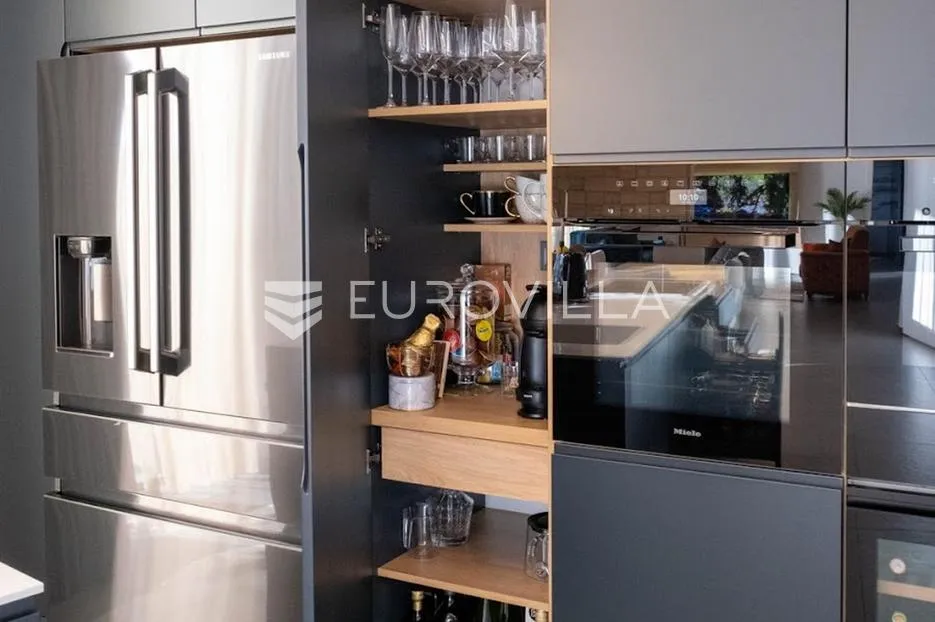 opatija, prekrasan penthause 228 m² s besprijekornim pogledom - slika 14