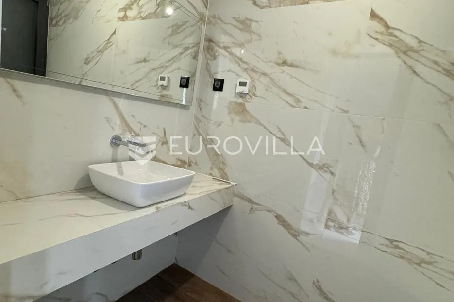 opatija, pobri, troetažni stan u novogradnji 269,38 m² - slika 15