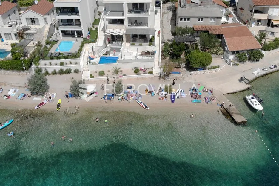 žaborić, prekrasan trosoban stan na samoj plaži, 121,99 m² - slika 33