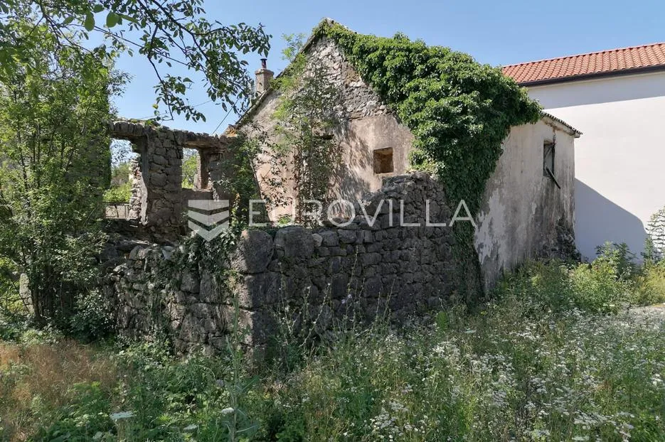 Podklilavac, Dražice, dvije starine za renovaciju - Podkilavac, Jelenje