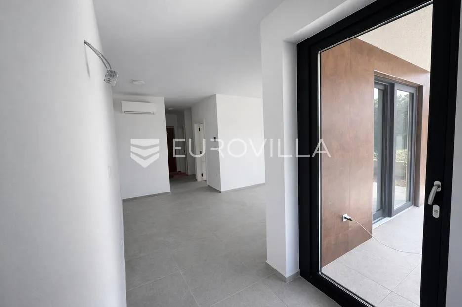 pag, jakišnica, trosoban stan s vrtom i konobom u luksuznoj novogradnji, 104,11 m² - slika 5