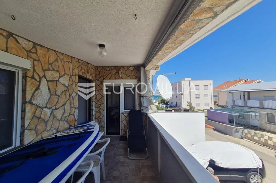 vir, nekretnina na izvrsnoj lokaciji, 40 m od mora, s dva odvojena apartmana - slika 6