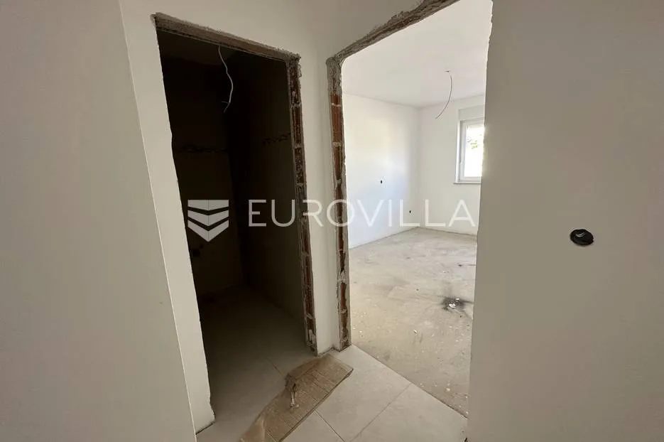 šišan, trosoban stan nkp 76,25 m2 i velikim vrtom - slika 11