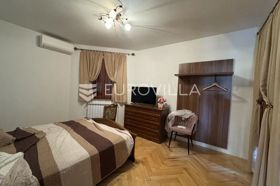 istra, valbandon, najam obiteljske kuće 180m2 s predivnom okućnicom - slika 19