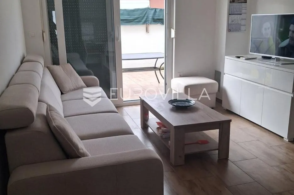 Istra, Medulin, funkcionalan dvosoban stan površine 66 m²