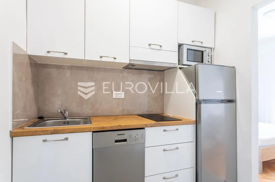 vodice, apartmanska kuća – idealna investicija za turizam! - slika 11