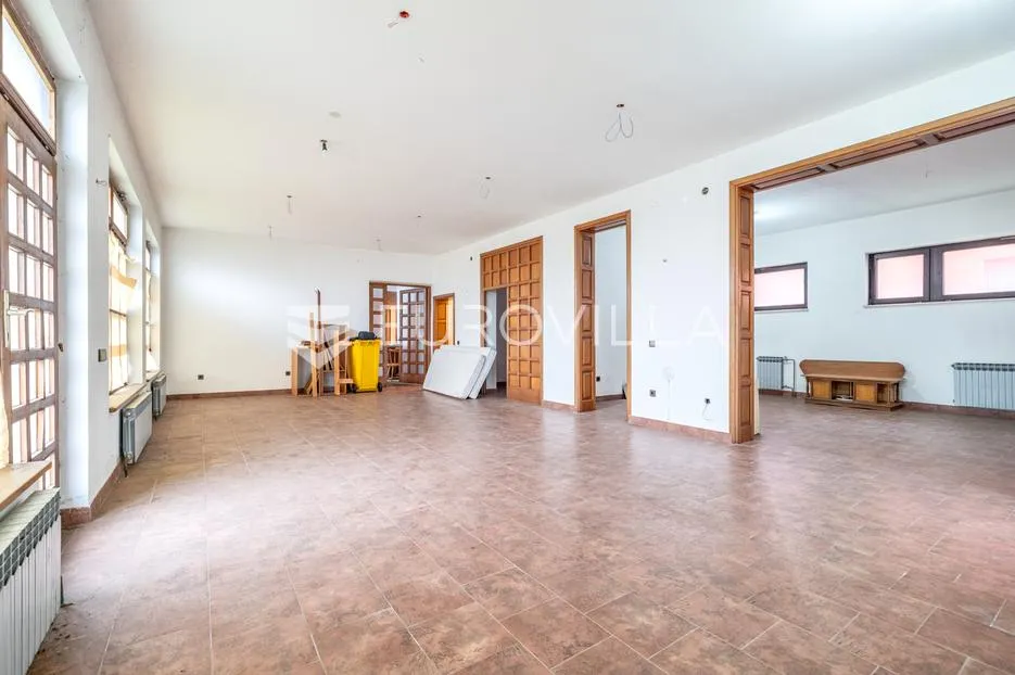 zagreb, granešina, stambeno, poslovna kuća s okućnicom, 377 m² - slika 2