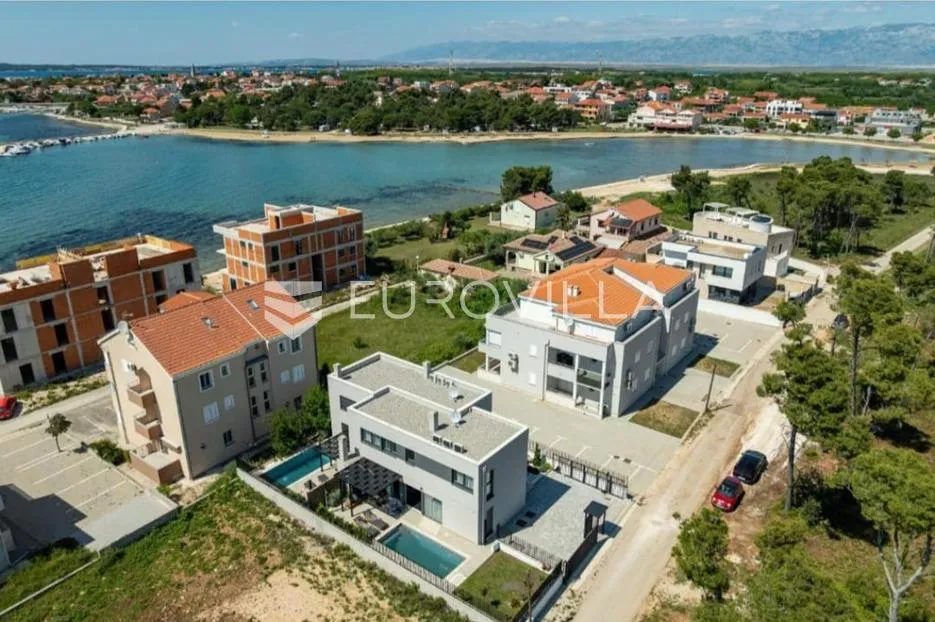 zadar, privlaka luksuzna dizajnerska vila s bazenom neto korisne površine 134,83 m² - slika 24