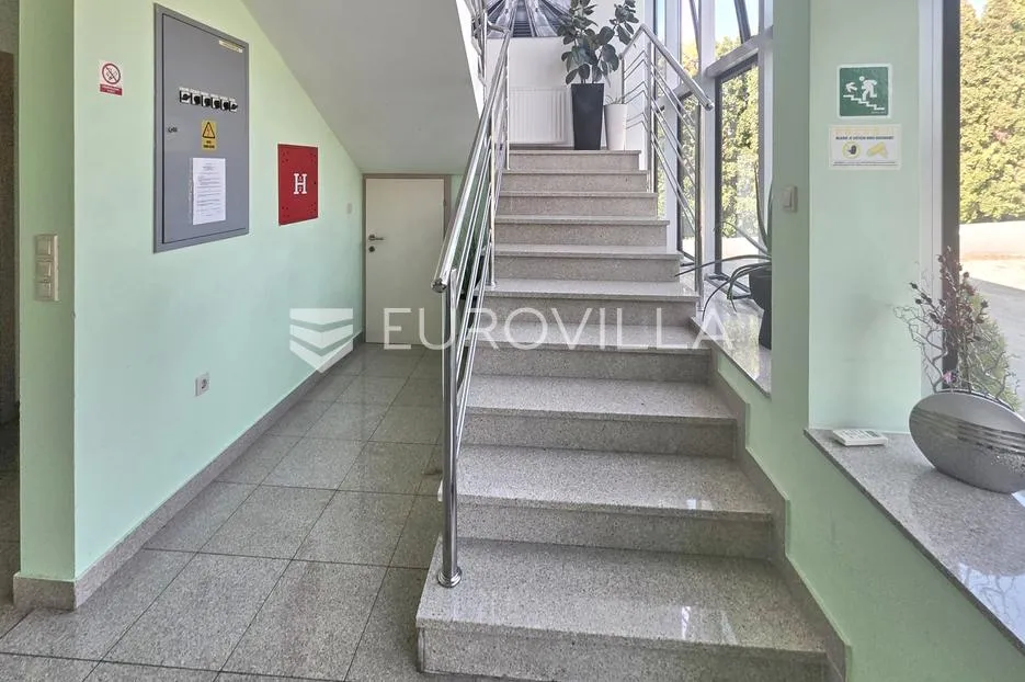 zelina, odlična poslovna zgrada/hala od 520 m² na zemljištu od 4500 m² - slika 16