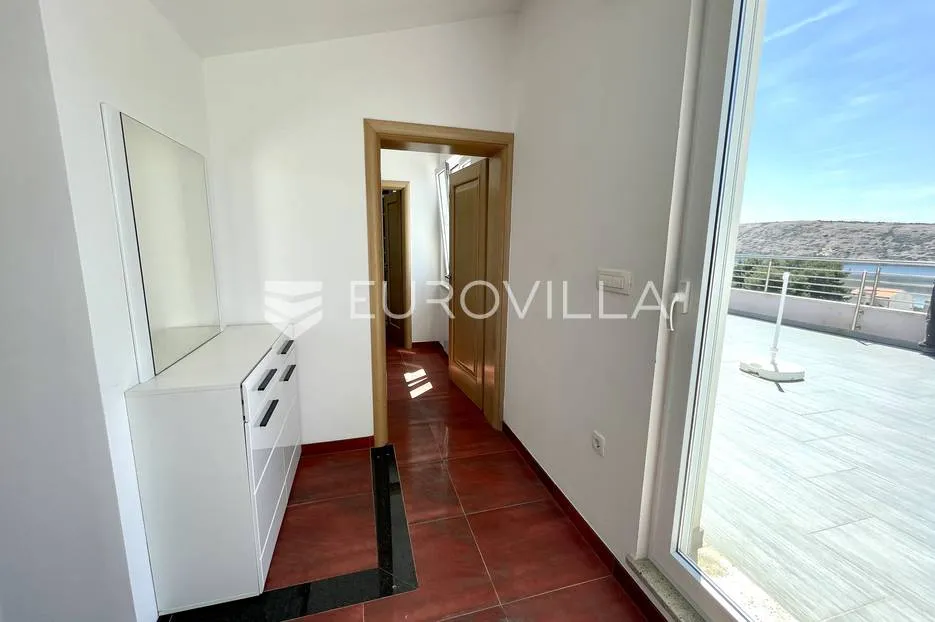 otok rab, barbat, predivan penthouse na vrhu apartmanske ville 66 m² - slika 8