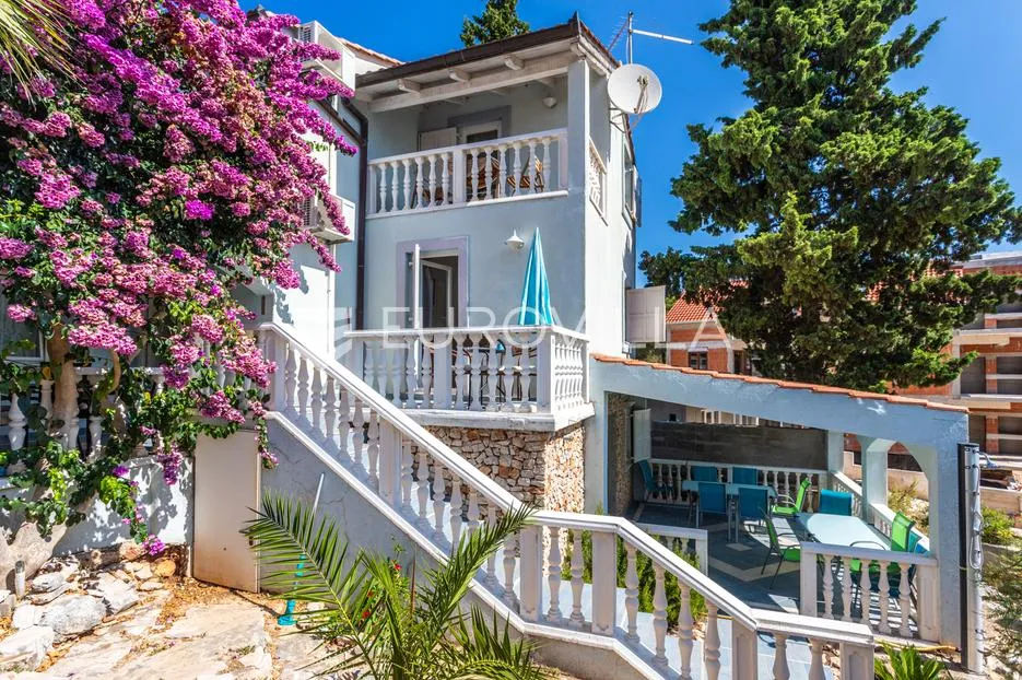 brač, milna, samostojeća kuća s četiri apartmana - slika 33