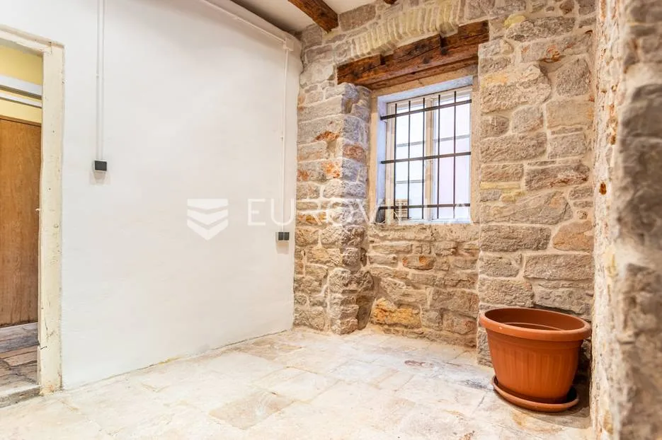šibenik, dvosoban stan na rivi, povijesna zgrada, 78,03 m2 - slika 15