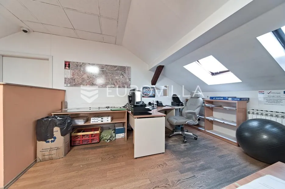osijek, centar, prodaja, opremljeni poslovni prostor 154 m² - slika 9