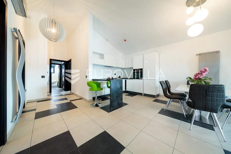 pula, dolinka, luksuzan trosoban stan 129 m², novogradnja, blizina mora i centra - slika 34