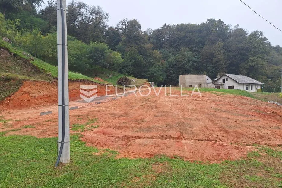 karlovac, dubovac, građevinsko zemljište 8000 m² s kućom, prekrasan pogled - slika 2