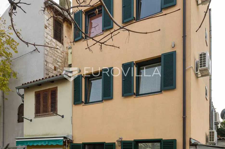 istra, rovinj, predivna kuća od 75 m² u centru grada s pogledom na more - slika 27