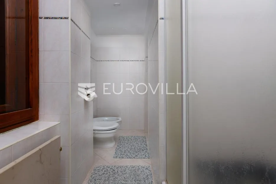 opatija, centar, trosoban stan 90 m², panormaski pogled na more - slika 9