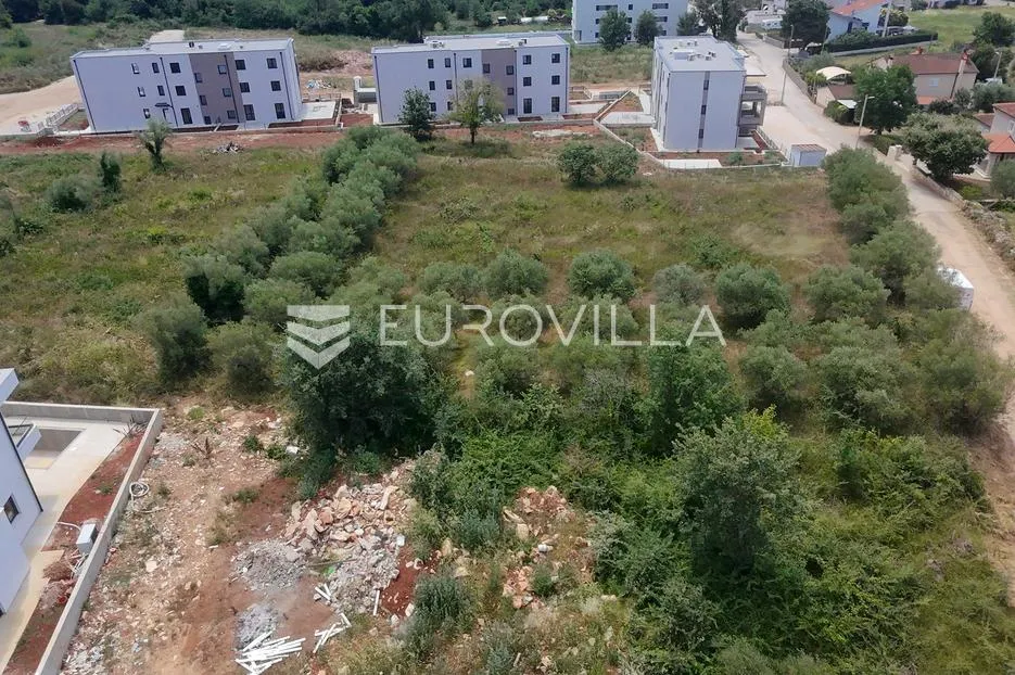 istra, tar, građevinsko zemljište 3330 m2 - slika 8