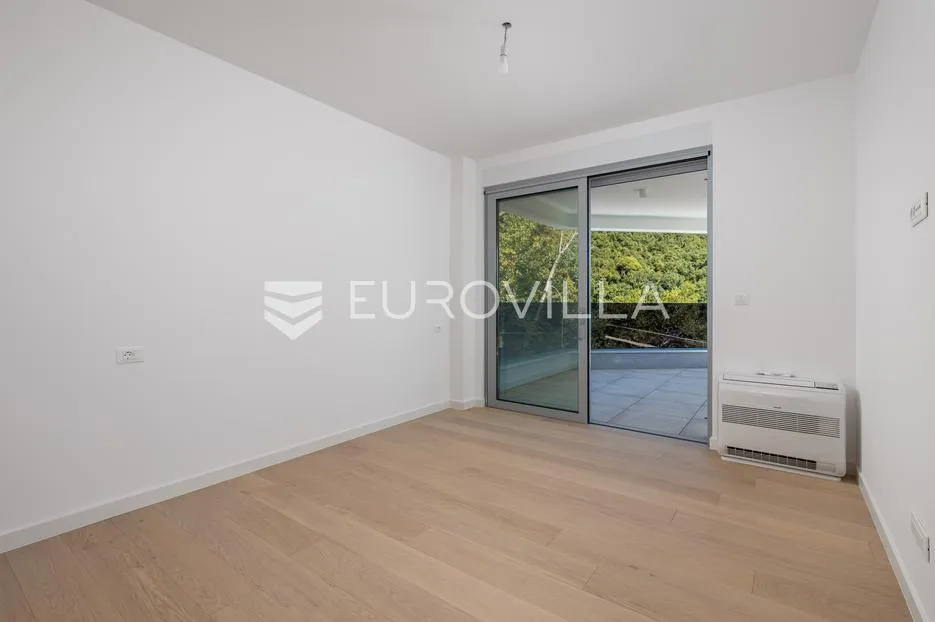 opatija, centar, atraktivan višesoban stan u novogradnji s 4 parkirna mjesta nkp 254 m2 - slika 15