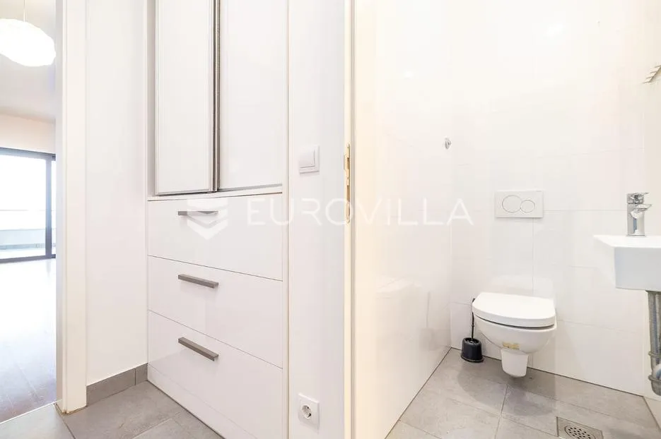 zagreb, perjavica prekrasan trosoban stan 66 m² parking - slika 7