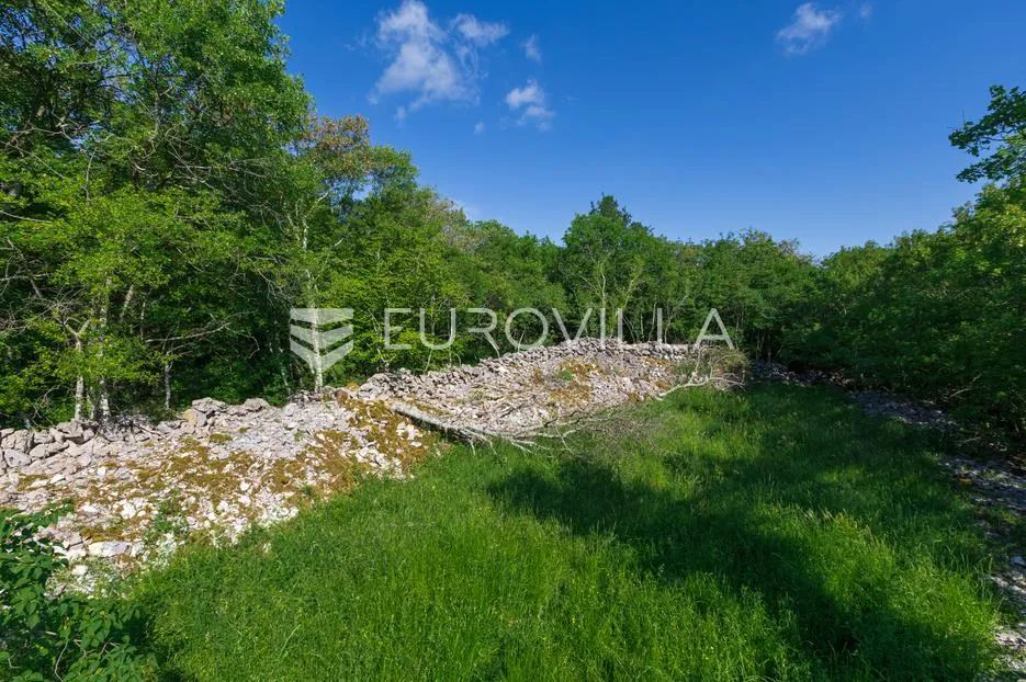 otok krk, gostinjac, ucrtana starina i 3 građevinske čestice površine 950 m² - slika 6
