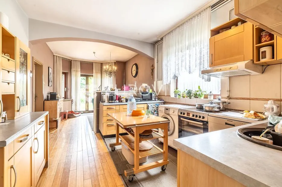 zagreb, sesvete, 2 atraktivne kuće 458 m2 - slika 6
