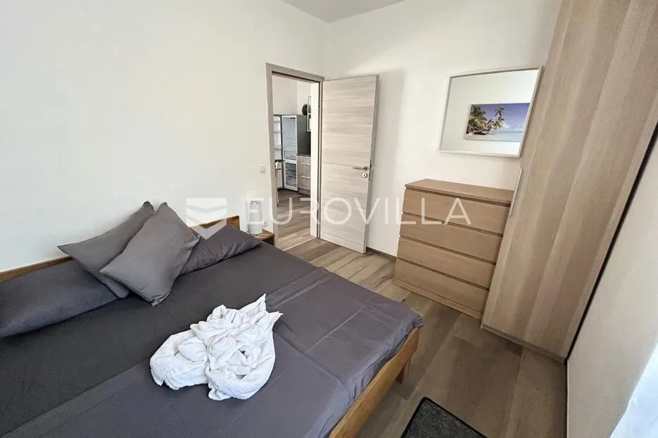 vir, atraktivna apartmanska kuća s 4 stambene jedinice udaljene 150 m od plaže - slika 45