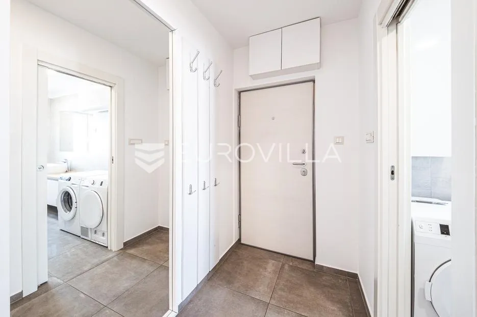 zagreb, omiška, odličan trosoban stan 65 m² - slika 12