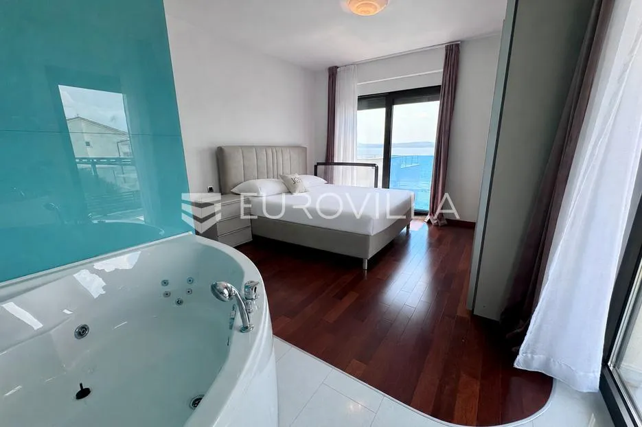 crikvenica, ekskluzivan trosoban stan 102,61 m², samo 50 m do mora, pogled na more - slika 19