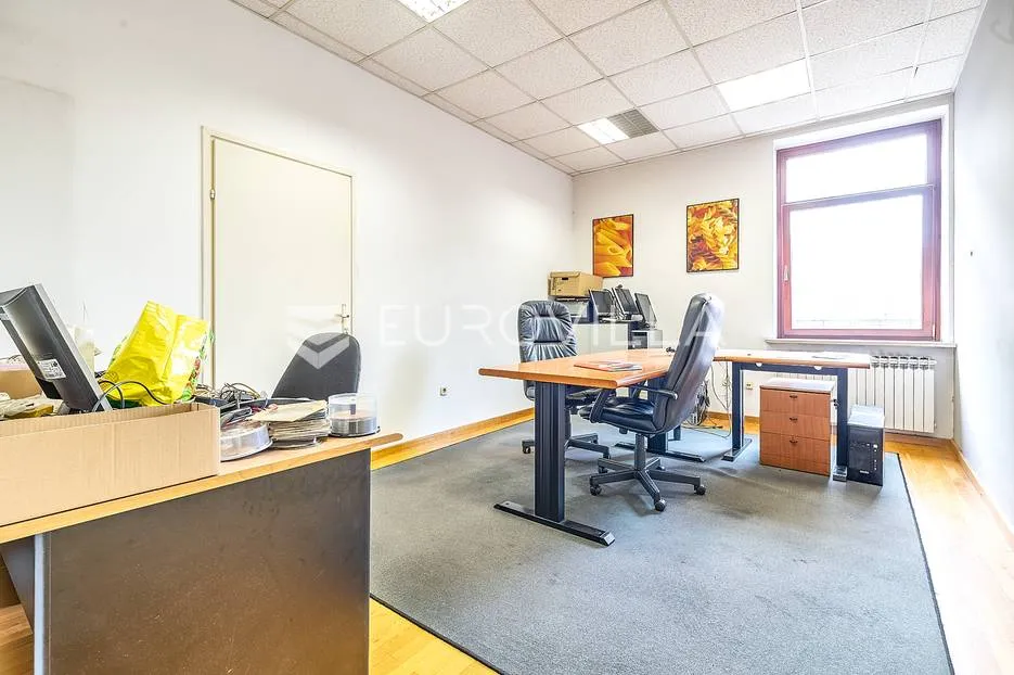 zagreb, maksimir, višesoban dvoetažan stan, ured 320 m² prvi kat i potkrovlje - slika 2