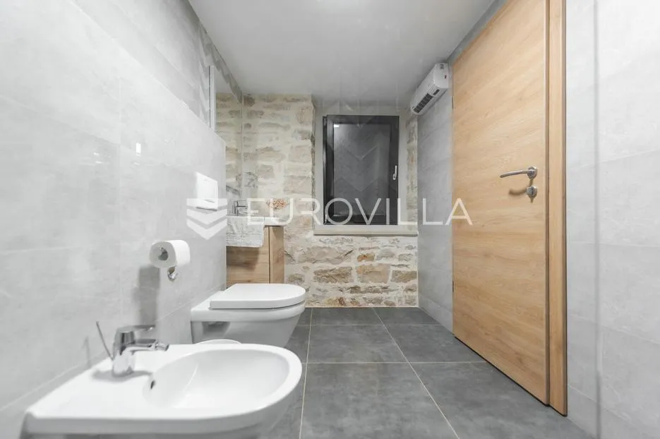 istra, umag, autentična istarska kamena kuća 260 m², okružena zelenilom, 1349 m² okućnice - slika 59