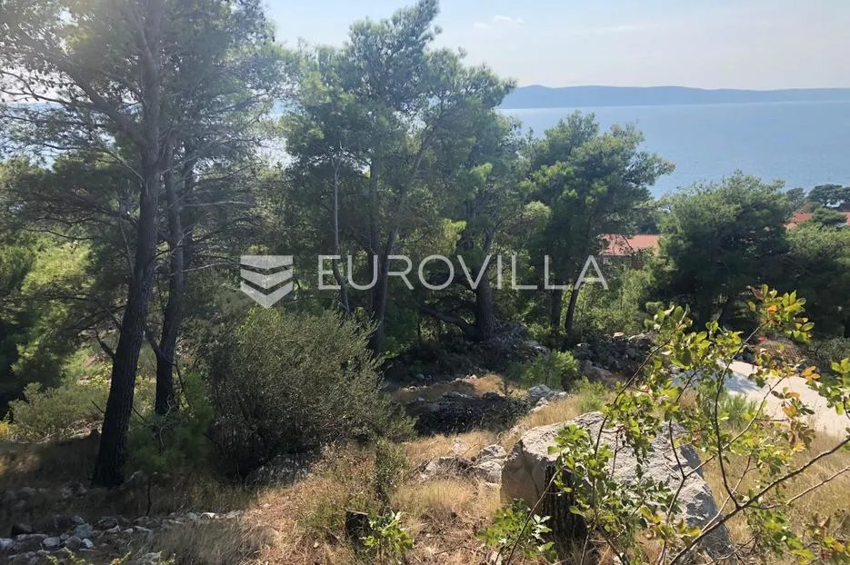 Podgora, građevinsko zemljište 800m2, s pogledom, 450 m od mora