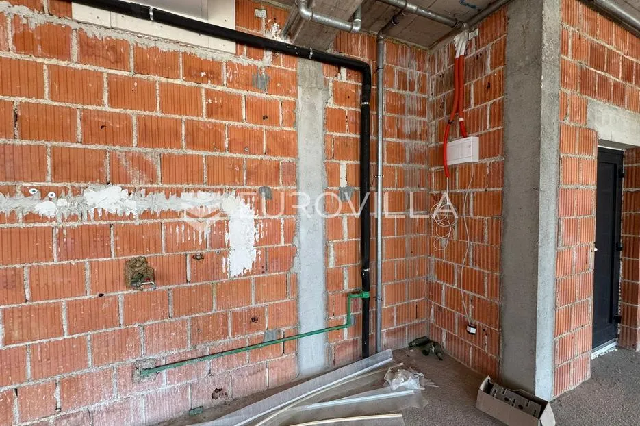 zagreb ilica atraktivan poslovni prostor, ulični lokal 215 m² terasa 95 m² 6 parkirnih mjesta - slika 11